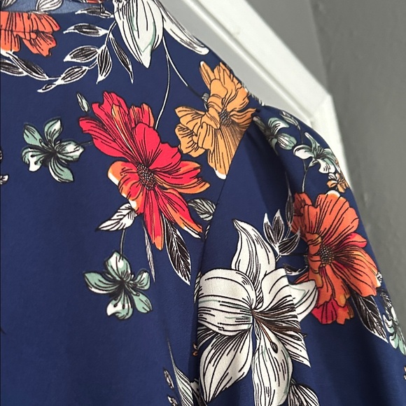 ♥️ SHEIN: Floral Long Sleeve Women's Top - Picture 2 of 4